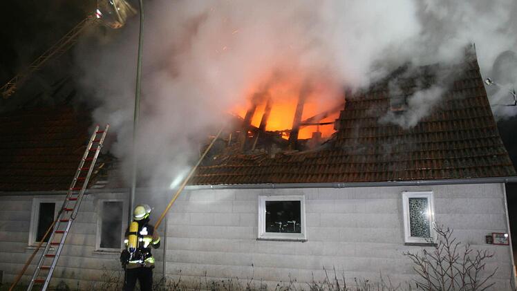 Wohnhausbrand in Oberwallenstadt Foto: Stefan Johannes