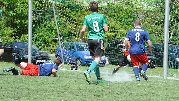 Schnappschuss vom Spiel des TSV Euerdorf gegen den SV Pfaffenhausen. Foto: Hopf