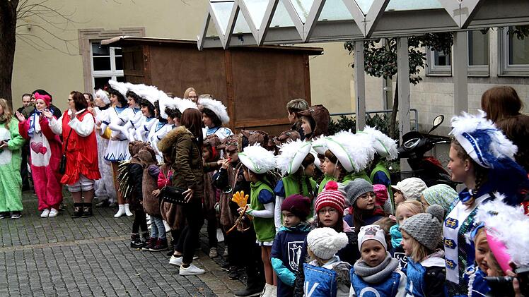 Impressionen vom Herzogenauracher Rathaussturm  Richard Sänger