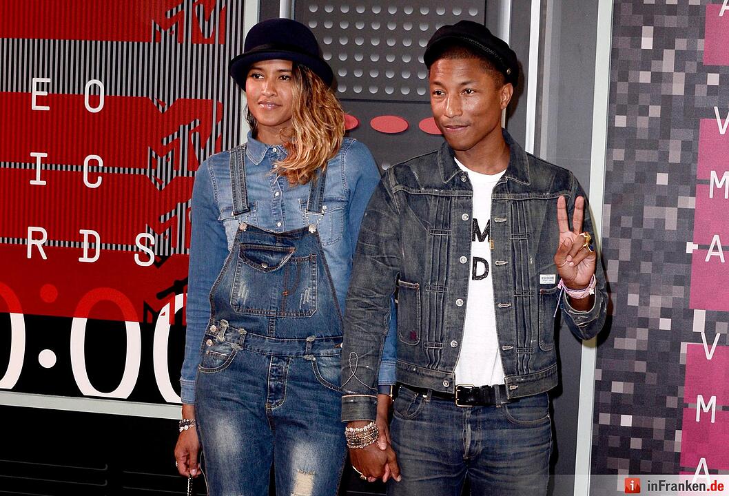 Red Carpet - MTV Video Music Awards 2015