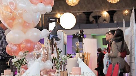 Von der Tischdeko &uuml;ber Hochzeitskleider bis zur Musik konnten sich die Messebesucher in Forchheim live anschauen. Foto: Ronald Heck