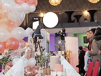 Von der Tischdeko über Hochzeitskleider bis zur Musik konnten sich die Messebesucher in Forchheim live anschauen. Foto: Ronald Heck