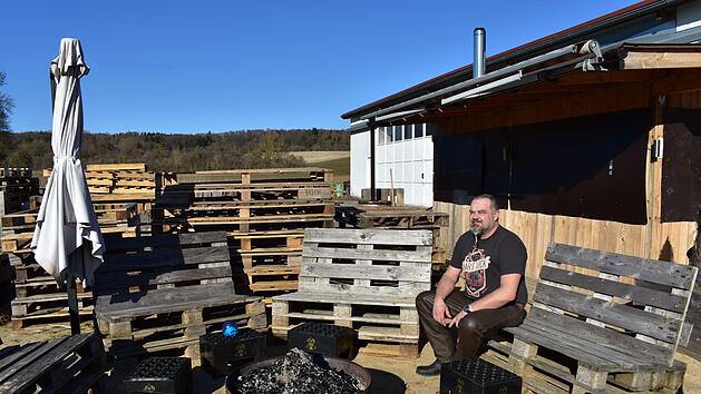 Michael Bellair auf der Anlage im Gräfenberger Gewerbegebiet. Foto: Petra Malbrich