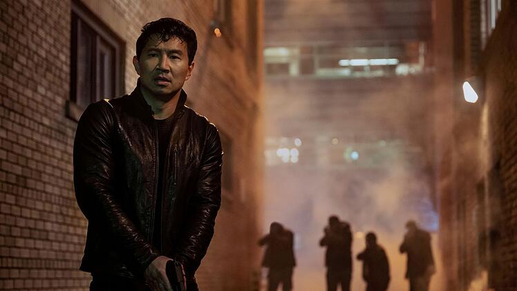 "Shang Chi and the Legend of the Ten Rings"-Star Simu Liu ist der Hauptdarsteller in der neuen Sci-Fi-Thrillerserie "The Copenhagen Test".