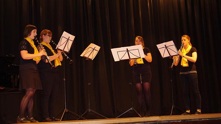 Das Klarinetten-Quartett: Anna Ringlstetter, Claudia Goller, Magdalena Leirich und Julia Müller verzauberte mit "Czardas".