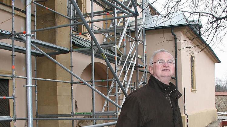 Architekt Peter Schickel denkt, dass ab 2014 die Innensanierung beginnen kann. Die Zuschussgenehmigungen fehlen aber noch.