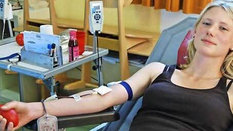 Chemielaborantin Kristin Holl (26) aus Waldfenster verzichtete am Dienstag auf ihren Sport und ging lieber zum Blutspenden.
