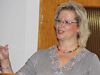 Christine Kettler-Pohl ist die Dirigentin des Gesangvereins "Concordia" Maroldsweisach. Fotos: Helmut Will