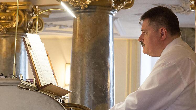 Ulrich Knörr, Landeskirchenmusikdirektor in Bayern, gestaltet am 10. Juni ein Konzert in der Schlosskirche Lahm.PR