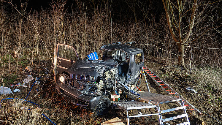 Zwischen Bäumen eingeklemmt - zweistündige Rettungsaktion auf der A73