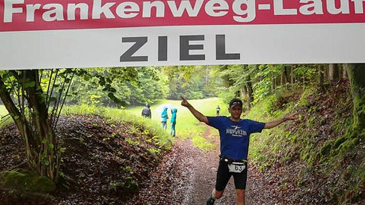 Angekommen: Werner Schlund beim Zieleinlauf in Obertrubach