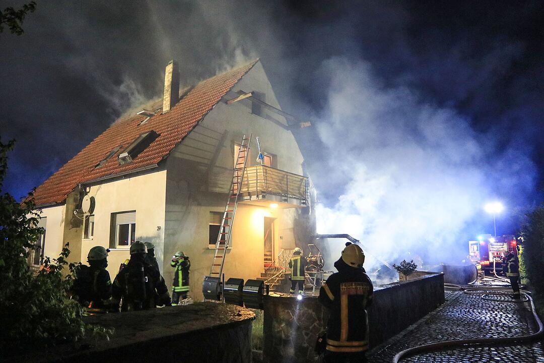 Wohnhaus im Kreis Erlangen-Höchstadt brennt ab