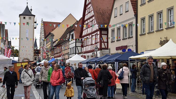 Schon zum Start des 42. Haßfurter Straßenfests kamen die Besucher.