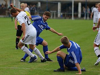 Es darf wieder gespielt - und sogar gegrätscht werden, zumindest in Trainingsspielen.Archiv