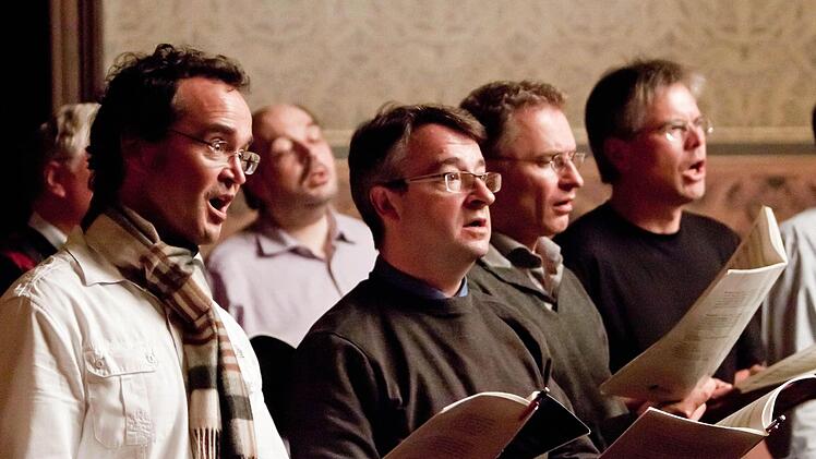Engagiert: die Männerstimmen des Chors "Unerhört".