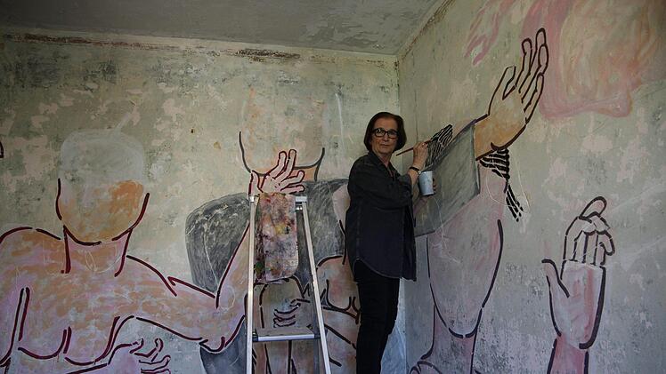 Die Künstlerin Linde Unrein kann in Münnerstadt ihre Kunst groß denken und umsetzen. Oliver Schikora