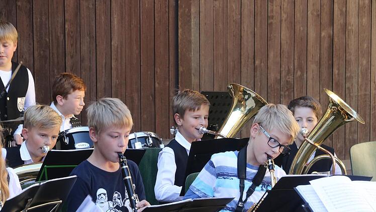 Für Nachwuchs ist beim Musikverein Zeegenbachtal gesorgt: Das Schüler-Orchester mit einem gelungenen Auftritt.