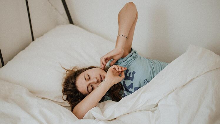 Melatonin bei Schlafstörungen: Wann ist die Einnahme des Schlafhormons sinnvoll?