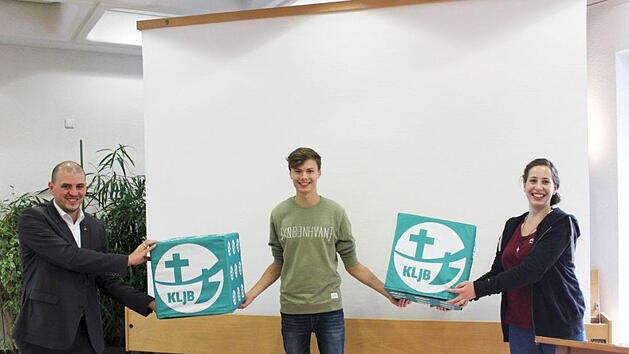 Der neue Diözesanvorstand der Katholischen Landjugendbewegung Würzburg (von links): Diözesanlandjugendseelsorger Florian Meier sowie die Diözesanvorsitzenden Manuel Rettner und Rebekka Hettrich. Foto: Alina Göbel