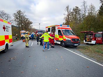 Unfall auf B22 im Kreis Bayreuth: Bundesstraße gesperrt