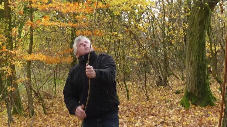 Bau eines Kunsthorstes im Stralsbacher Wald. Foto: Joachim Dahmer