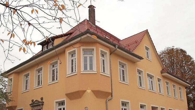 Der Kinderhort zieht in den ehemaligen Geistlicher-Rat-Zieglerschen-Kindergarten um. Am 7. Januar 2020 ist Eröffnung.  Fotos: Josef Hofbauer