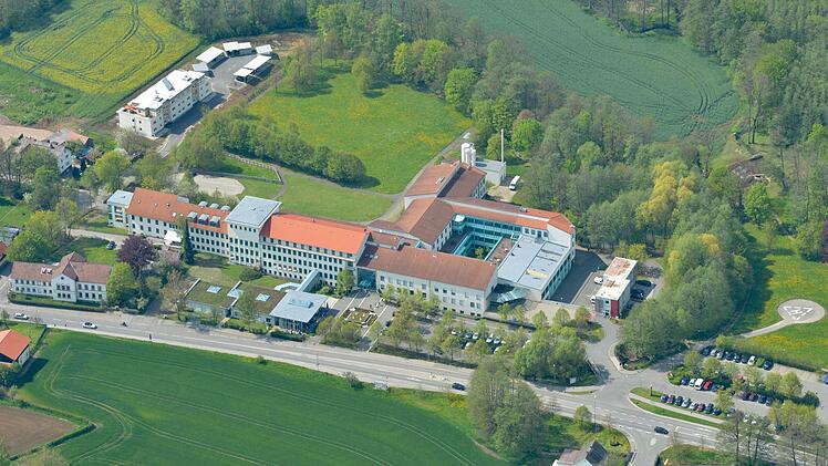 Die Juraklinik in Scheßlitz ist eine der beiden Kliniken der Gemeinnützigen Krankenhaus-Gesellschaft des Landkreises. Foto: Ronald Rinklef/Archiv