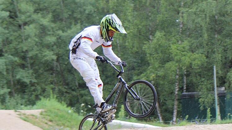 Jennifer Rosenmüllers Training auf der BMX-Bahn in Erlangen hat sich ausgezahlt. Fotos: Daniel Ruppert