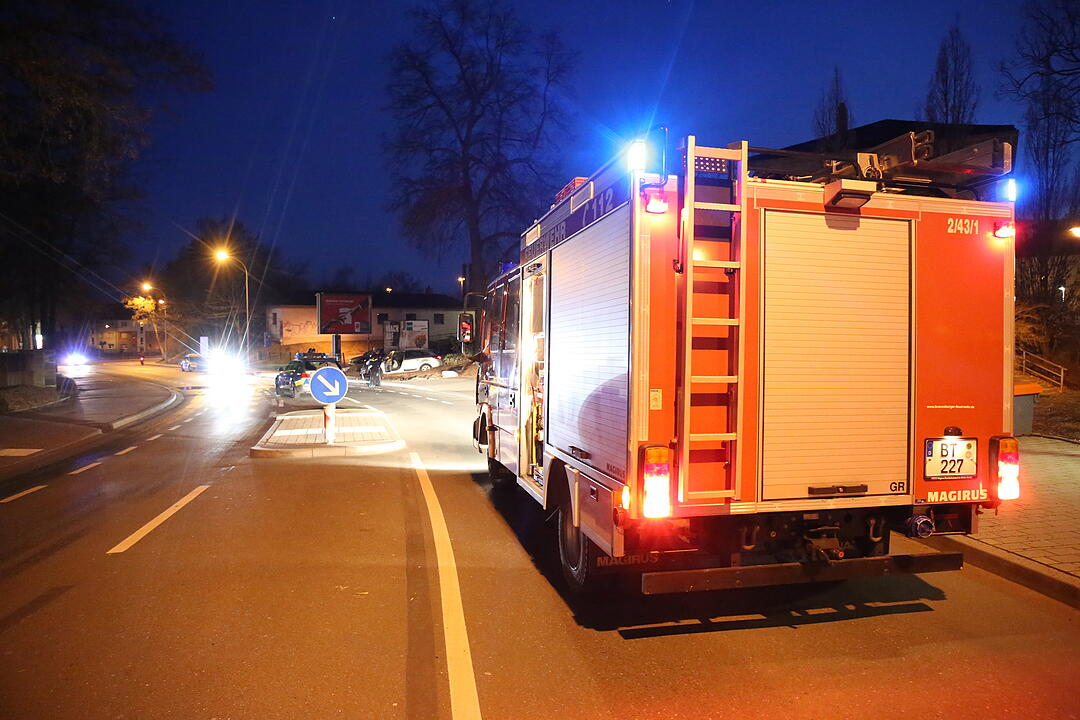 Auto überschlägt sich: Verletzter bei Unfall in Bayreuth