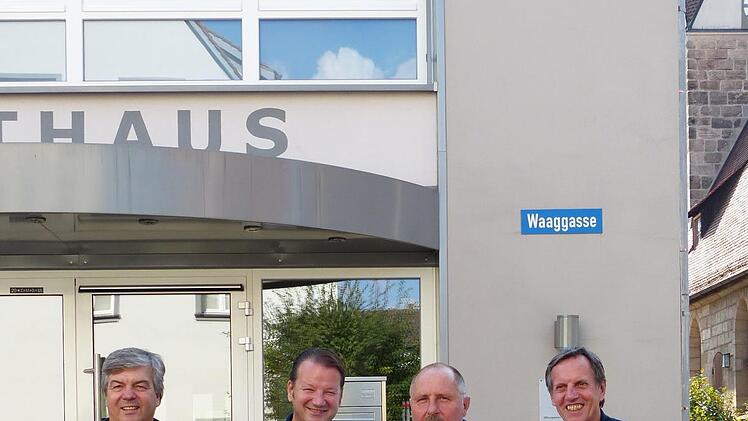 Helmut Schwager, Christian Dück, Andreas Galster und Wolfgang Slama  (v. l.) päsentieren in Baiersdorf das Programm. Foto: Pauline Lindner