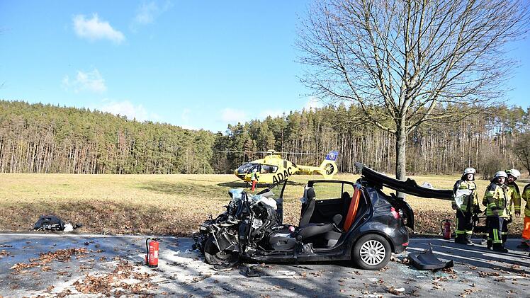 Am Mittwoch hat sich auf der B85 im Landkreis  Kulmbach ein schwerer Verkehrsunfall ereignet.  Foto: News5/Fricke