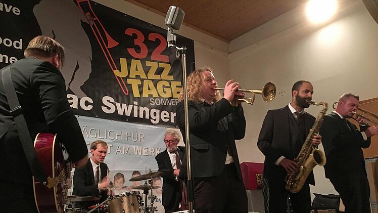 Beste Stimmung: Die Sazerac Swingers gastierten im Rahmen der Jazztage Sonneberg in Ketschenbach.Foto: Jochen Berger
