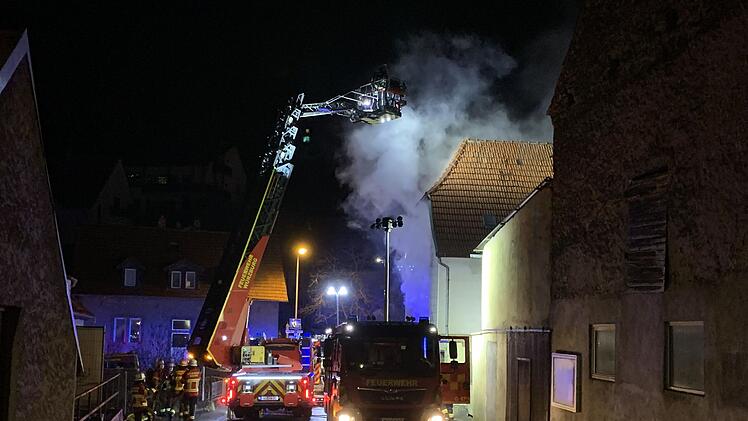 In Würzburg brannte es am Freitag in einem Einfamilienhaus.