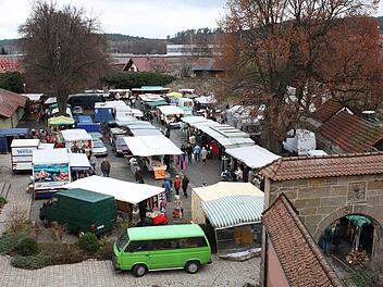 Der Kastenhof wird künftig auch Marktplatz für Obst und Gemüse. Das Archivfoto entstand bei einem Martinimarkt der vergangenen Jahre. Foto: Archiv