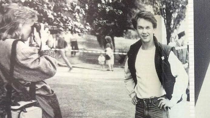 Szenenfoto : Ulrike Kriener und Martin May. Martin May wurde als Drachenflieger im Film meist gedoubelt - doch diese Nahaufnahmen ist echt. Fotos: CT-Archiv