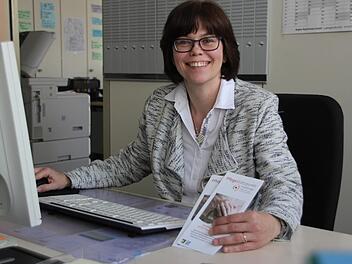 Esther Röhner übernimmt in Ebern die Außensprechstunden für den Pflegestützpunkt Haßberge. Sie gibt unter anderem Auskunft über gesetzliche Leistungen oder Pflege- und Betreuungsangebote. Foto: Andreas Lösch