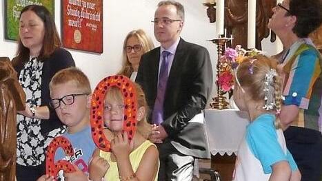 Auch die Kinder trugen zum Gelingen des Dreifachjubiläums in Streitberg bei. Foto: Paul Pöhlmann