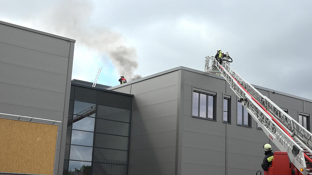 Feuer in Elektromarkt in Nürnberg-Thon