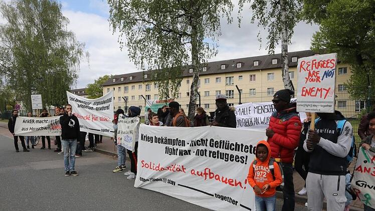 Eine Demonstration vor dem Ankerzentrum in Bamberg anl&auml;sslich einer bayernweiten Aktionswoche im Mai. Barbara Herbst/Archiv