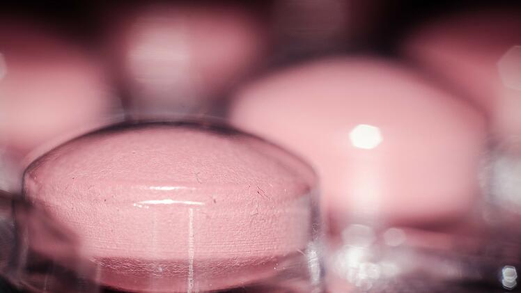 Symbolbild: Tabletten, Mittel