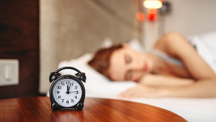 Bei unregelmäßigem Schlaf muss der Wecker die innere Uhr ersetzen.