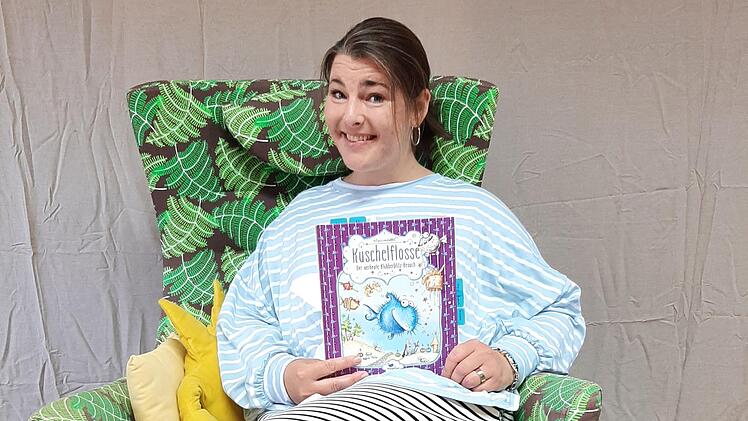 Nina Müller nahm die Zweitklässler mit in die Geschichte von Kuschelflosse. Foto: Melanie Abel