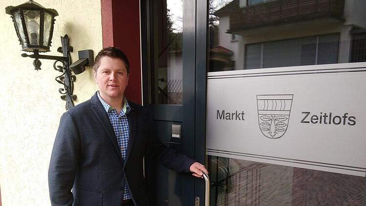 Auf dem Weg ins Rathaus: Als einziger Kandidat hat Matthias Hauke sehr gute Chancen, Zeitlofser B&uuml;rgermeister zu werden. Foto: Sandra Hauke