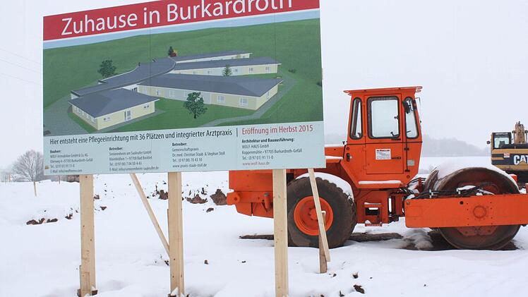 Eindrücke vom Spatenstich in Burkardroth.  Foto: Robert Huger