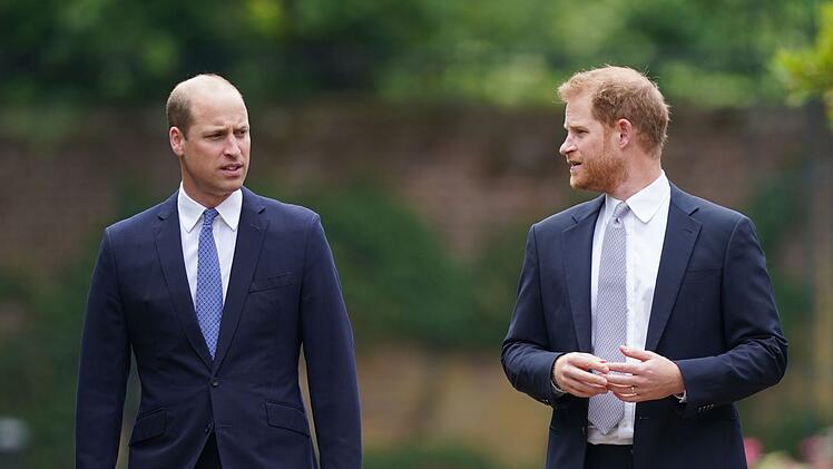 Fr&uuml;her waren Prinz William (links) und Prinz Harry ein eingefleischtes Team. Jetzt sind sie bitter verfeindet.