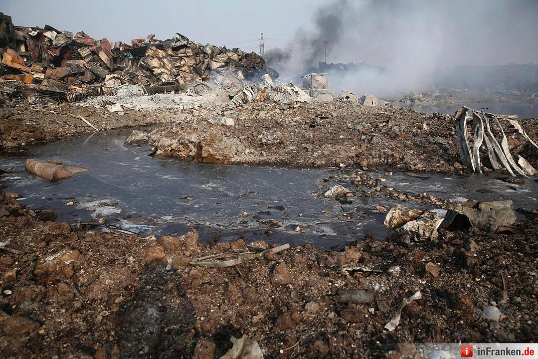 Huge explosion rocks Chinese port city of Tianjin
