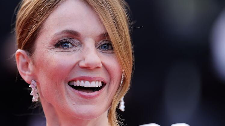 Das Spice Girl ein Fake Girl: Geri Helliwell, die heute den Familiennamen Horner trägt, war "schon" 25, als die Karriere der Spice Girls Fahrt aufnahm. Ihr Management machte sie vorsichtshalber vier Jahre jünger.