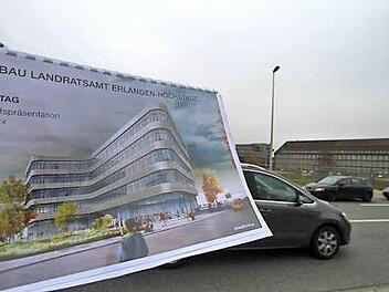 Das neue Landratsamt wird 2015 gebaut.  Foto: Michael Busch