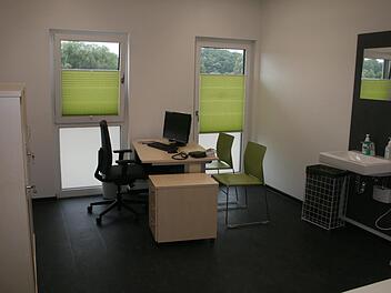 Helle, barrierefreie und behindertengerechte Räume: Das ist das neue MVZ in Seßlach.  Foto: Martin Rebhan