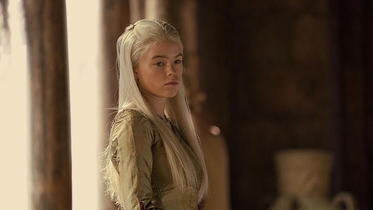 Auch das ein gro&szlig;er Schritt in ihrer Karriere: Im Serienhit "House of the Dragon" spielt Milly Alcock die Targaryen-Prinzessin Rhaenyra.